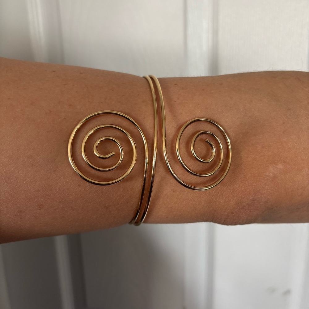 Elegant Gold Swirl Cuff Bracelet